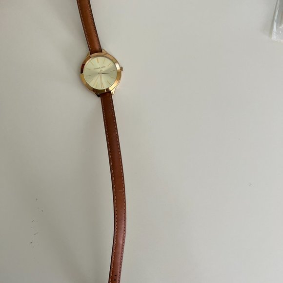 Michael Kors wrap around leather watch - Picture 6 of 7